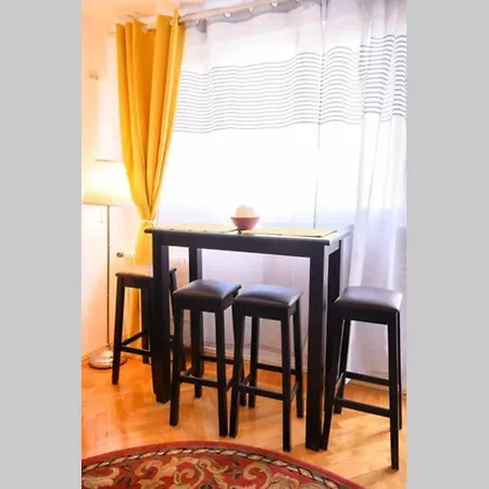 Apartamento Cozy 5 Minutes From Romexpo *